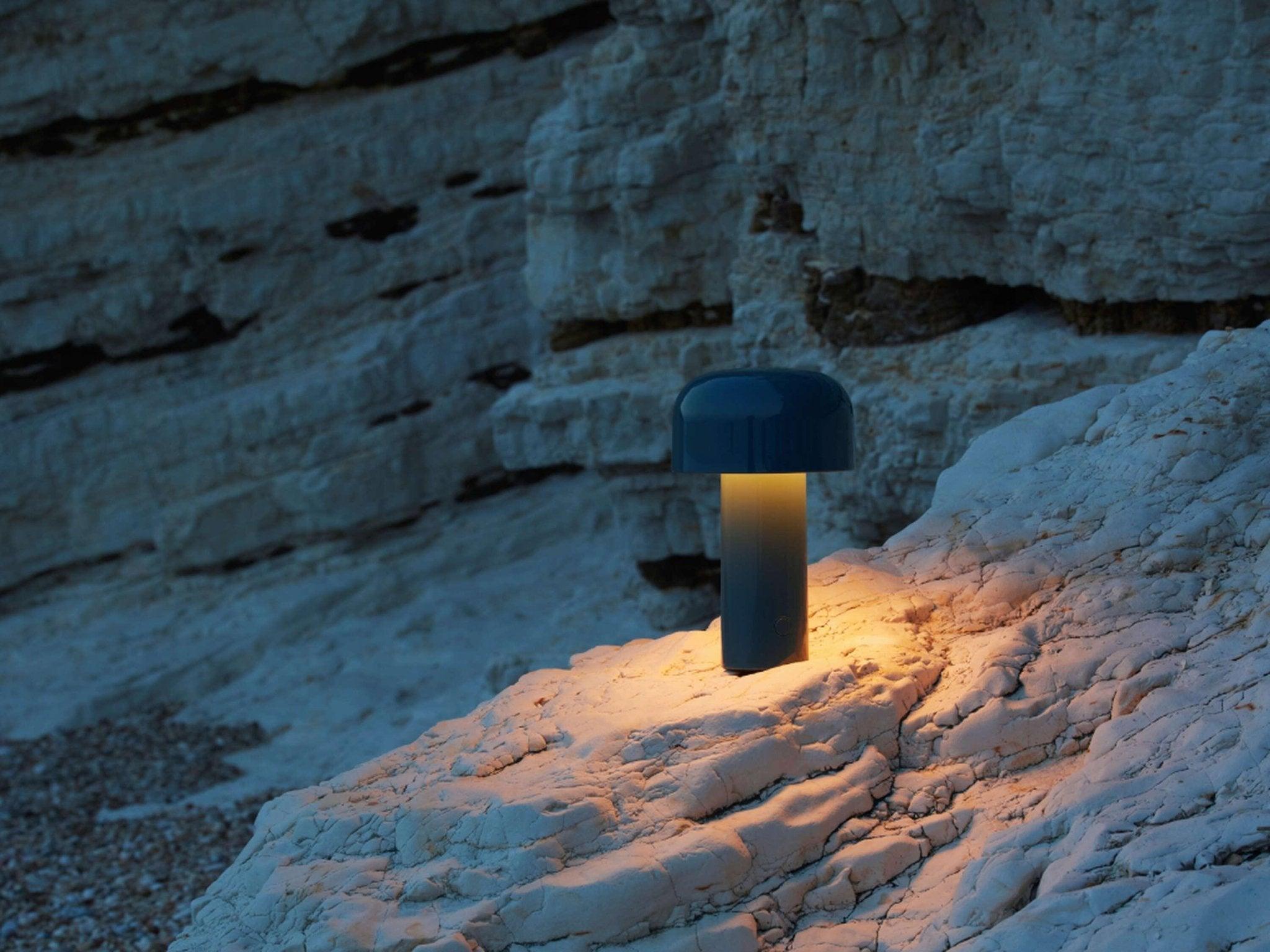 Lampa stołowa BELLHOP niebieski Flos    Eye on Design