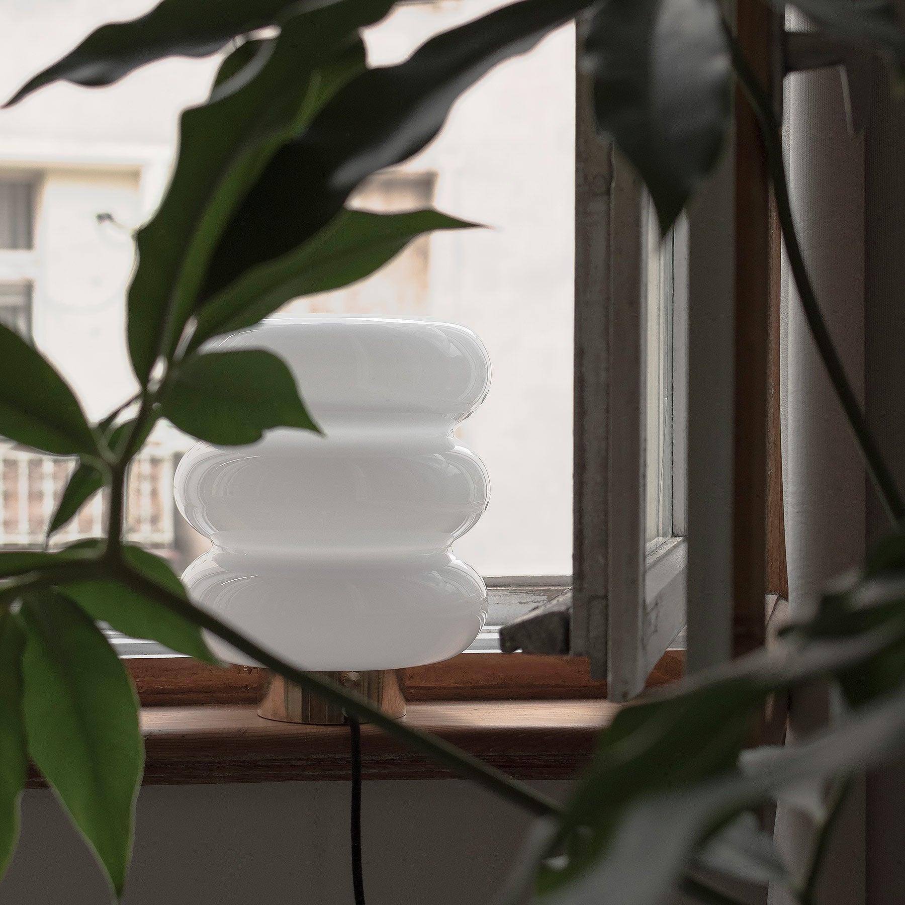 Lampa stołowa BIBE mosiężny Embassy Interiors    Eye on Design