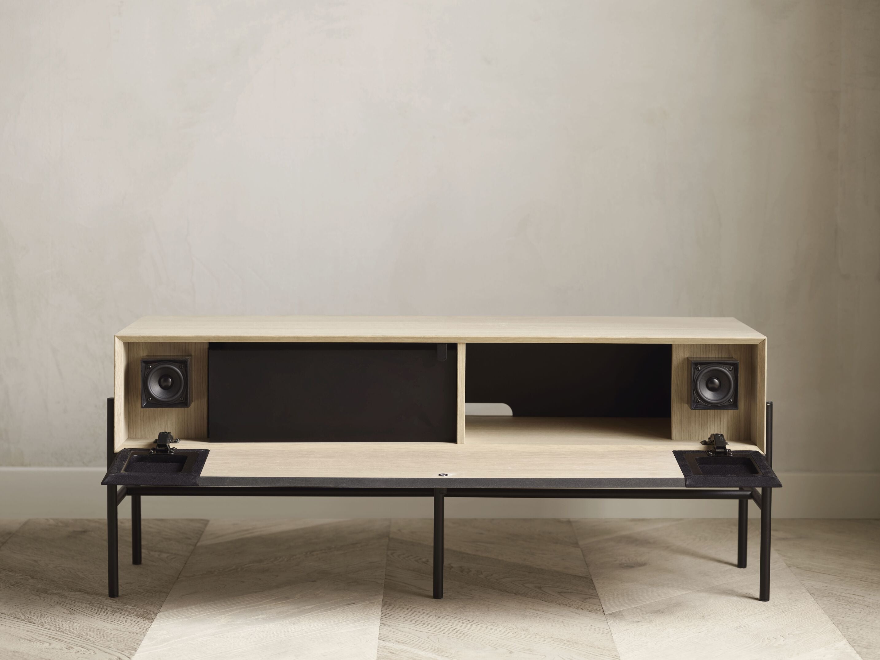 Skriňa s ozvučením LUXE bielené dubové drevo so sivým podstavcom