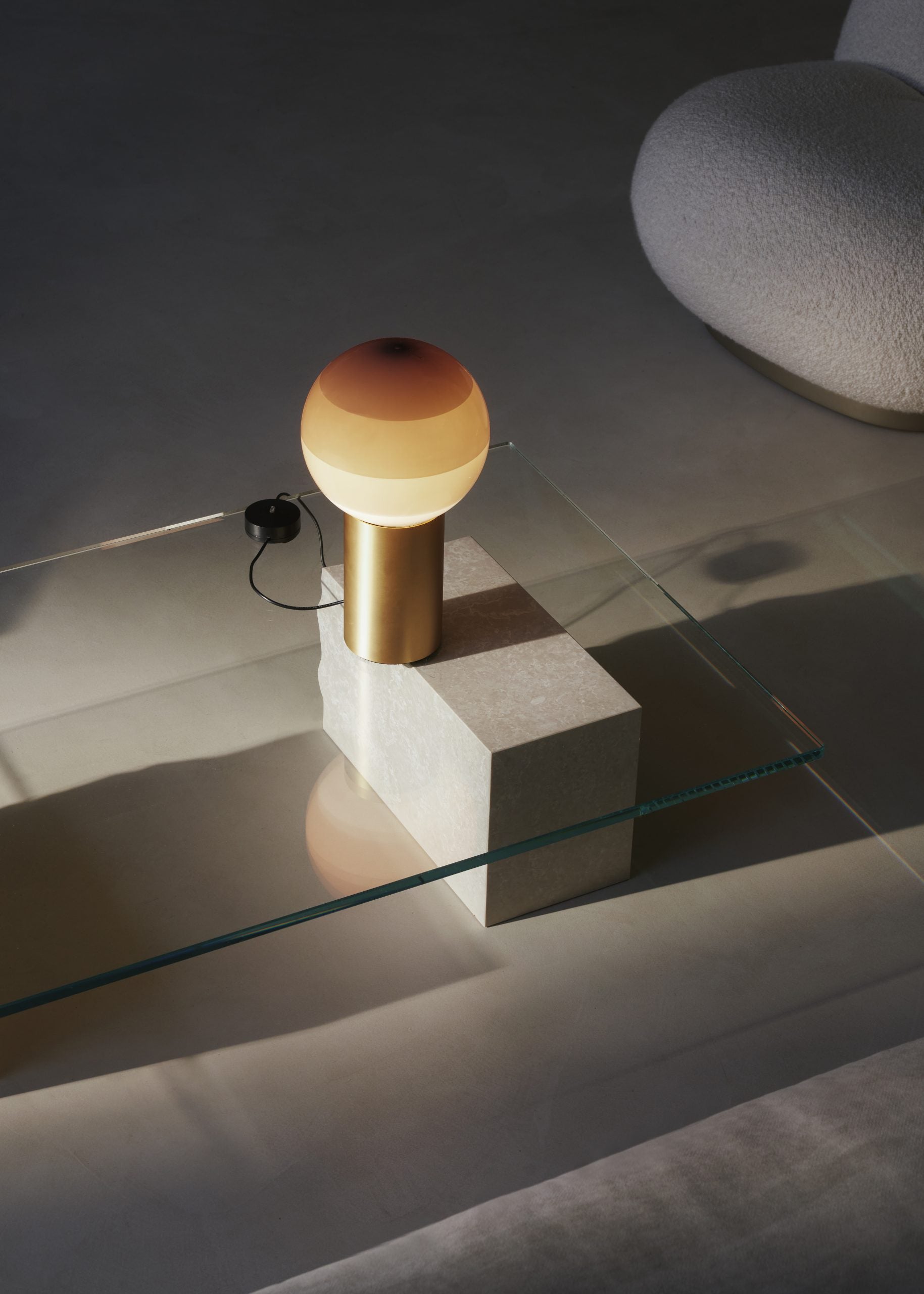 Lampa stołowa DIPPING czekoladowy ze złotą podstawą