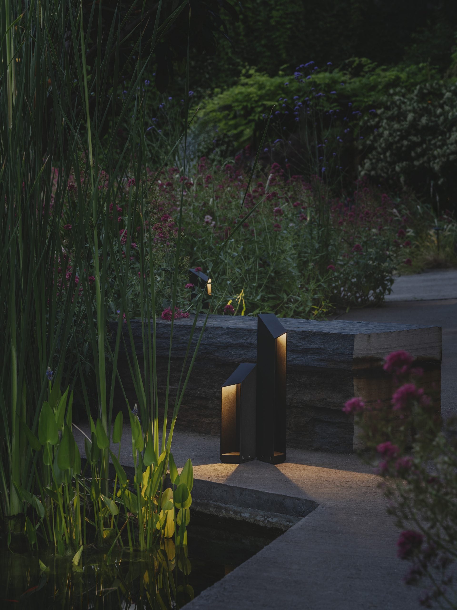 Lampa zewnętrzna DOMUS czarny