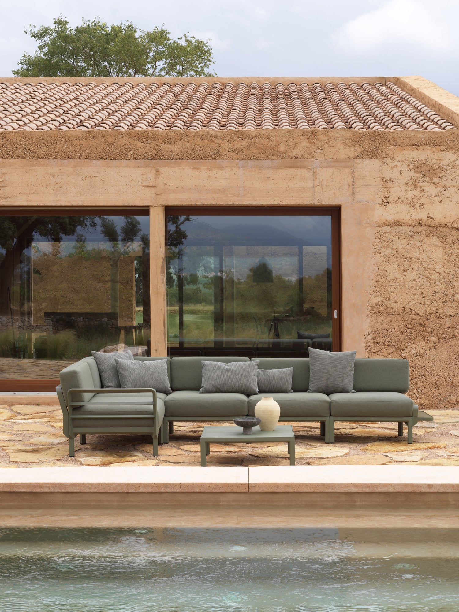 MAXIMO 5 Pearl Modular Outdoor Corner Sofa with Green Base