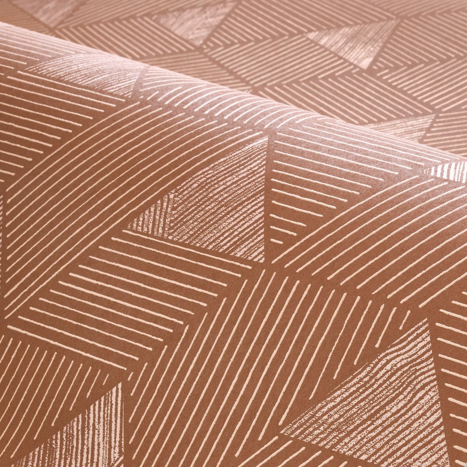 Structural wallpaper with geometric pattern MÉROÉ - TERRE BATTUE/VUIVRE terracotta