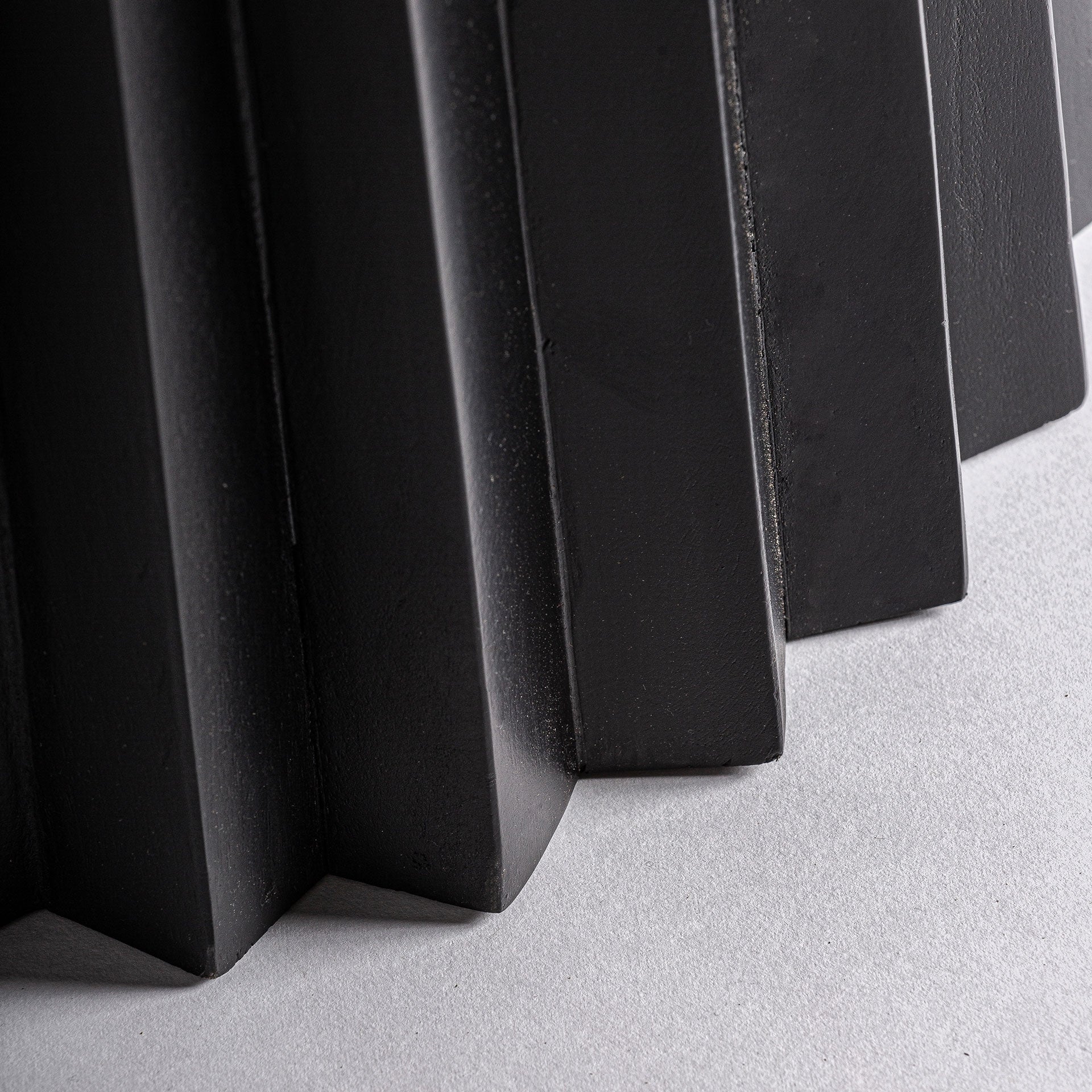 PLISSÉ Bar Table in Black Mango Wood with Black Marble Top