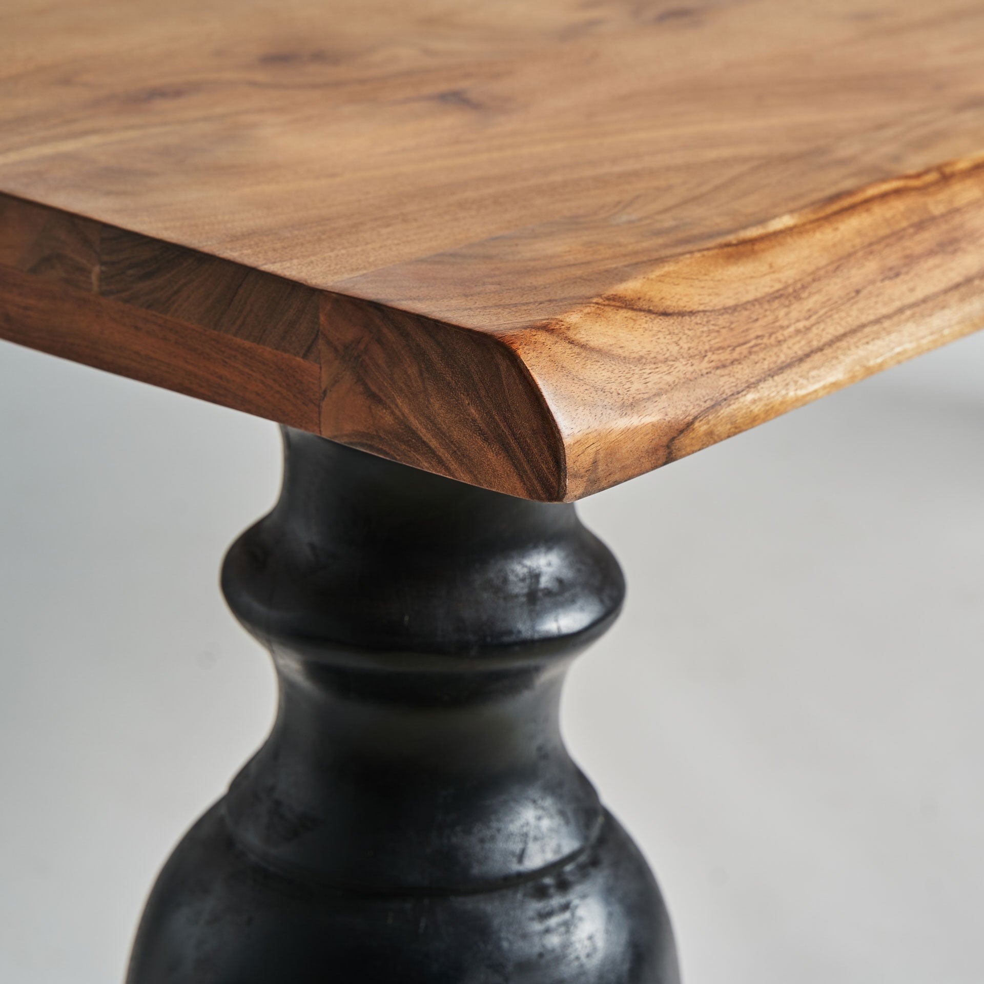 ZENICA Table Acacia Wood