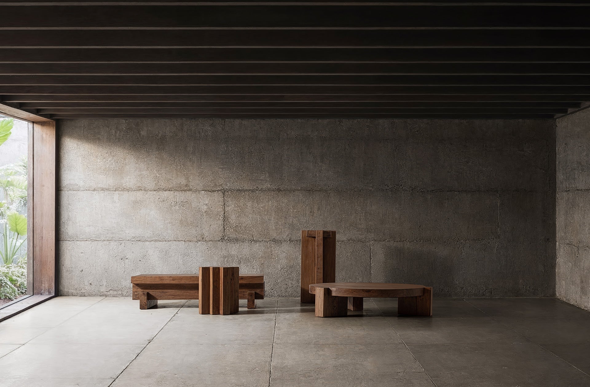 Kruhový konferenčný stolík BRUTALIST z recyklovaného dreva