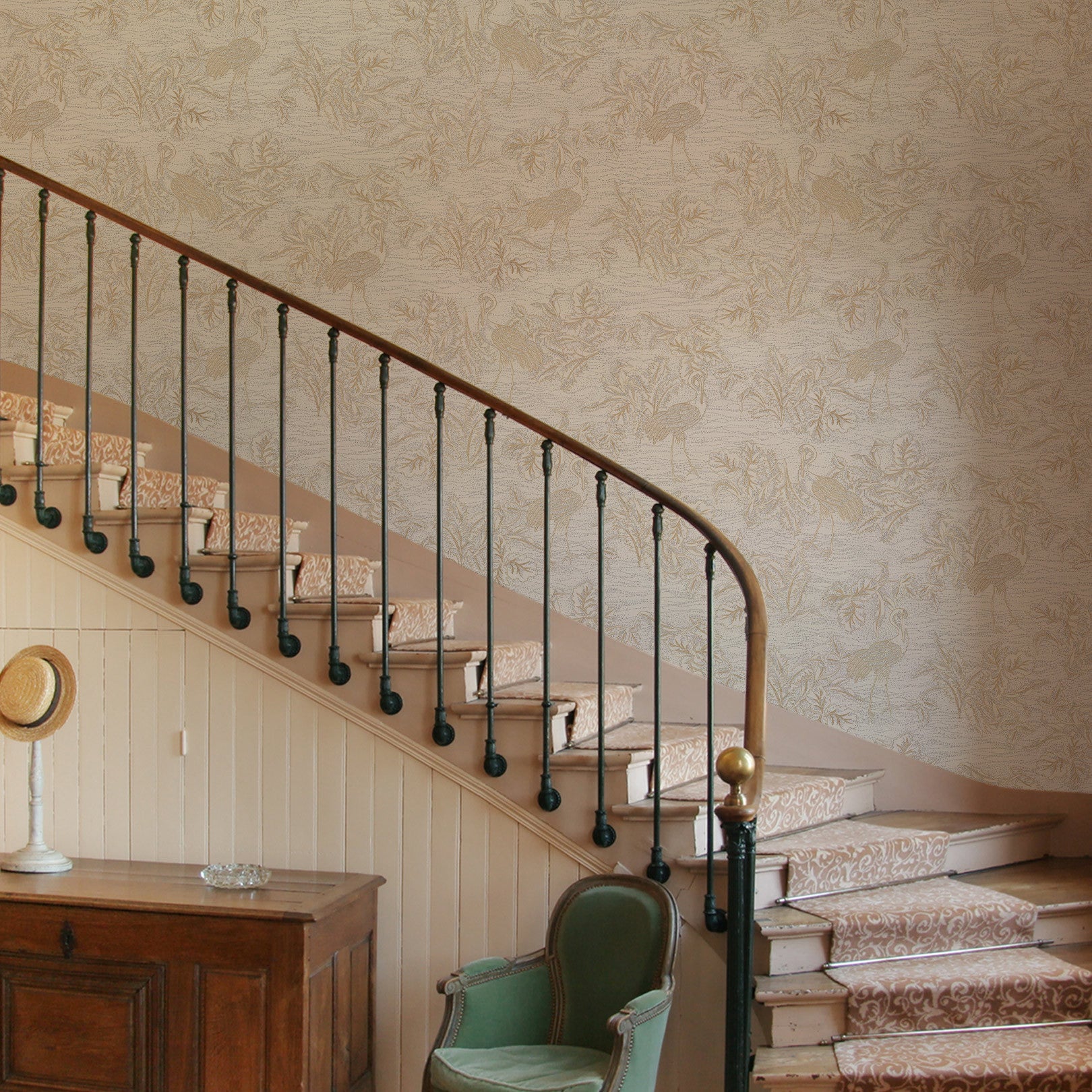 Structural wallpaper with a plant and animal motif MIRADOR - BLANC white