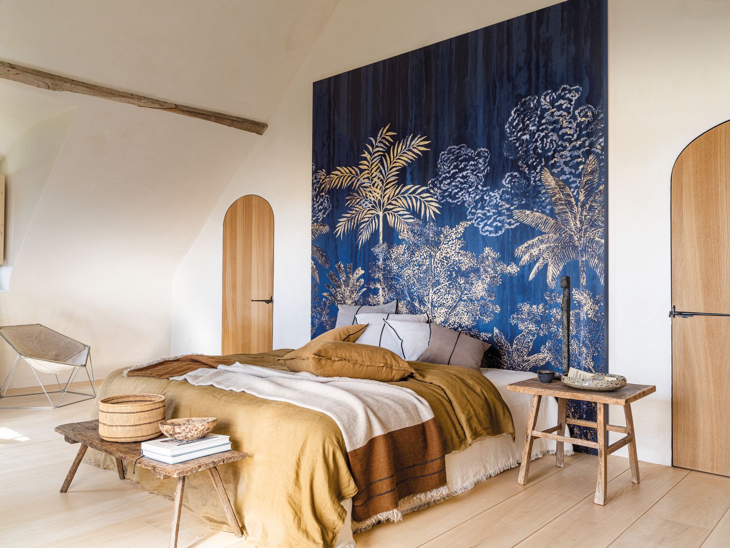 Nástenná maľba s rastlinným motívom palmy SIWA - MARINE/DORÉ tmavomodrá so zlatou