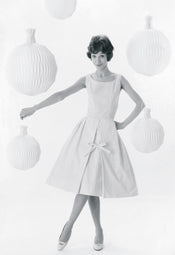 Závesná lampa MODEL 101 LANTERN biela