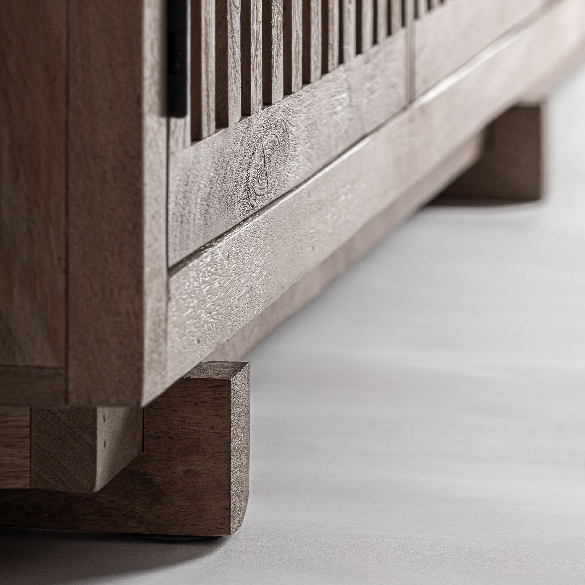 GÀBIA Mango Wood TV Cabinet