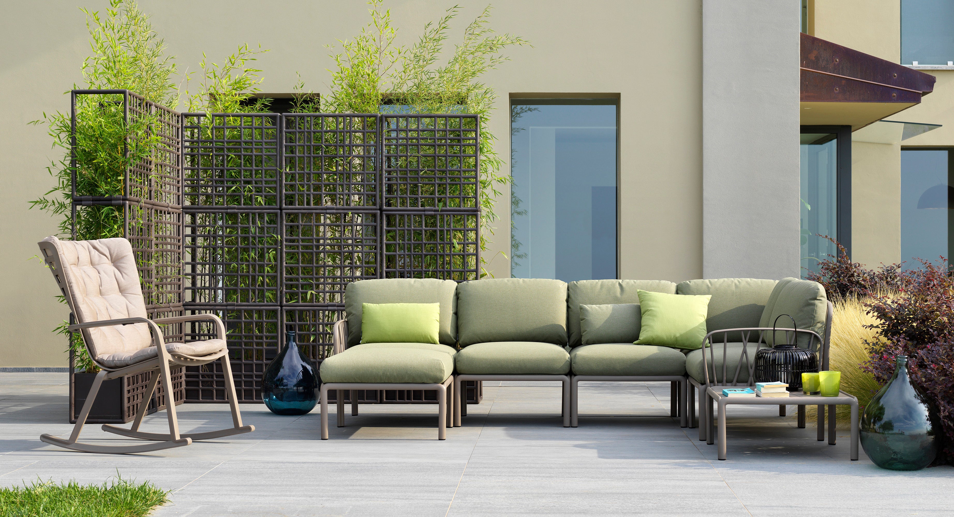 Modular Outdoor Corner Sofa KOMODO 5 Beige Sunbrella® with Green Agave Base