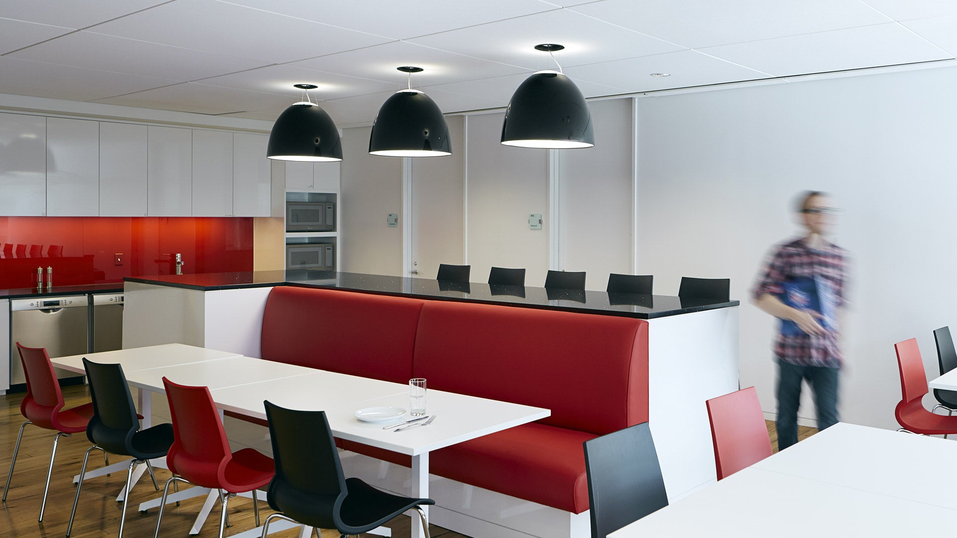 Závesná lampa NUR GLOSS čierna