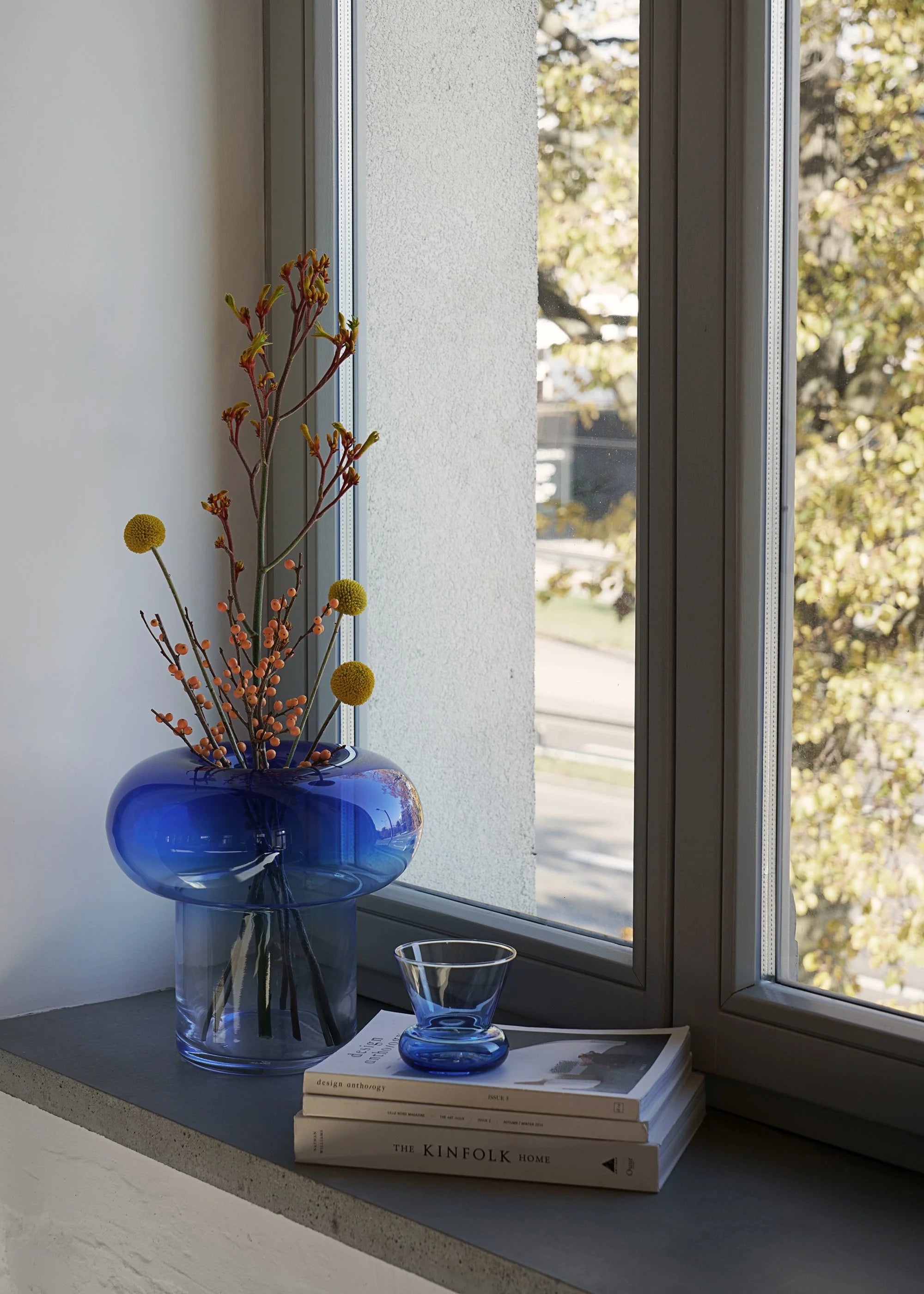 ORIO vase blue blown glass