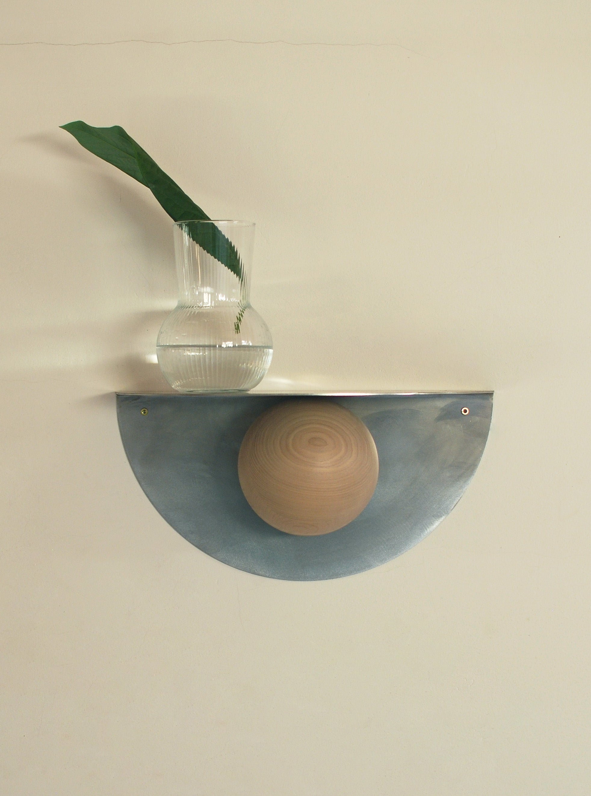 Nástenná polica POP z ocele a dreva
