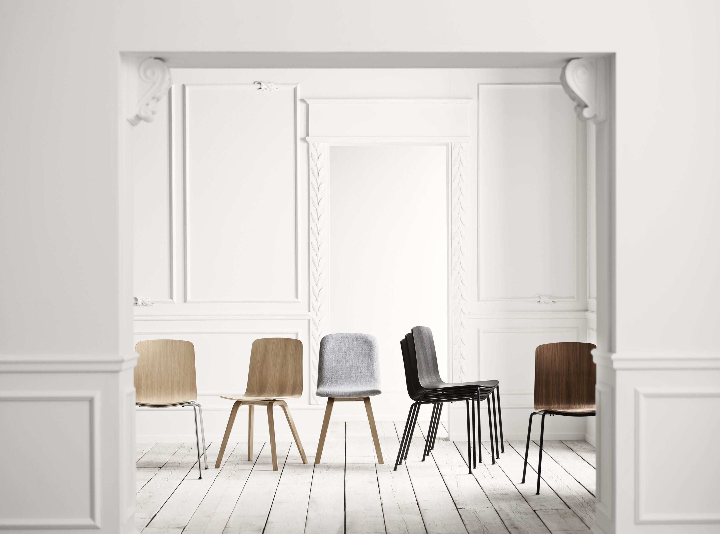 Stolička PALM čierny dubový dyha