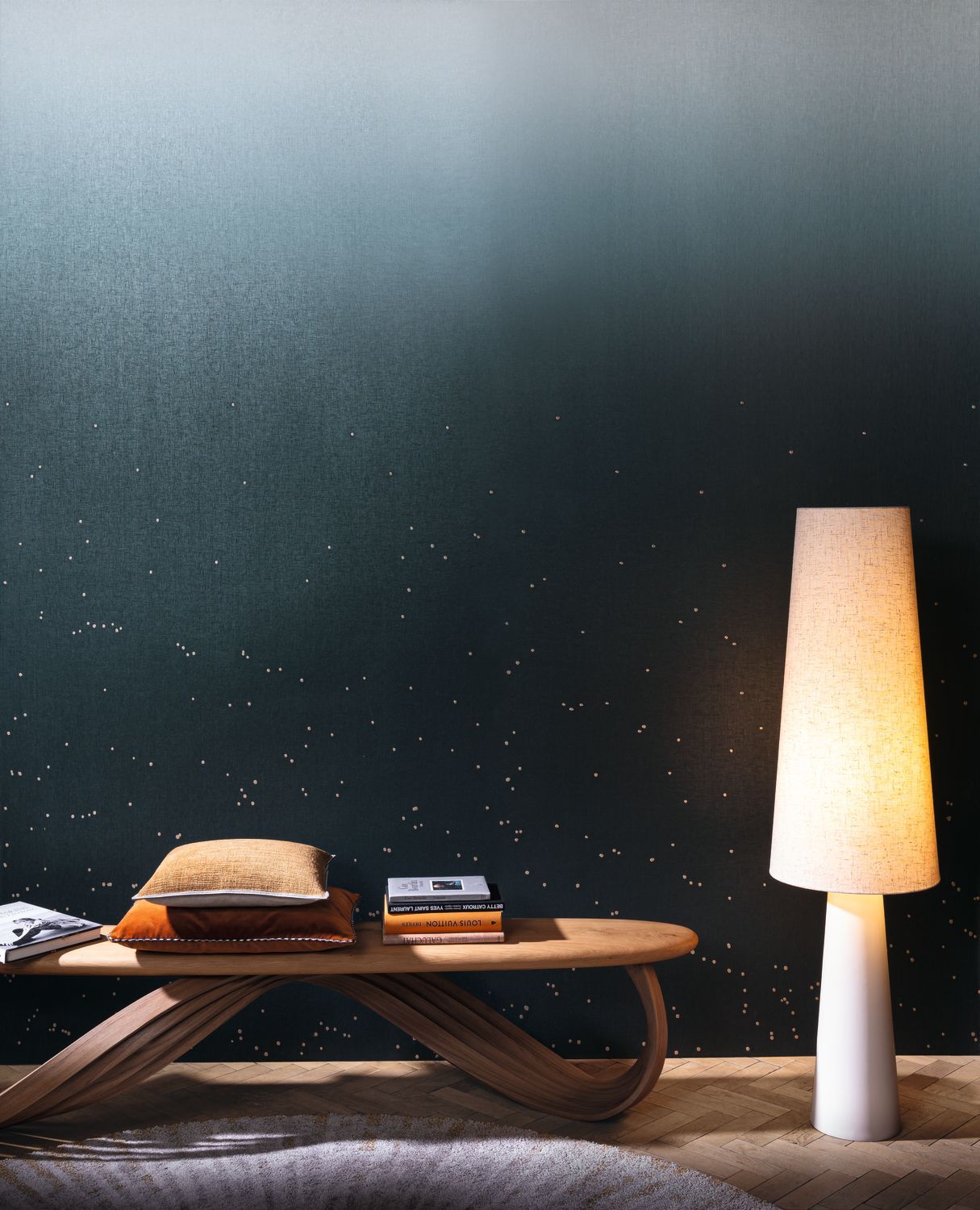 Textilná nástenná dekorácia s gradientom a motívom neba ASTRAL SOLAIRE zlatá s béžovou