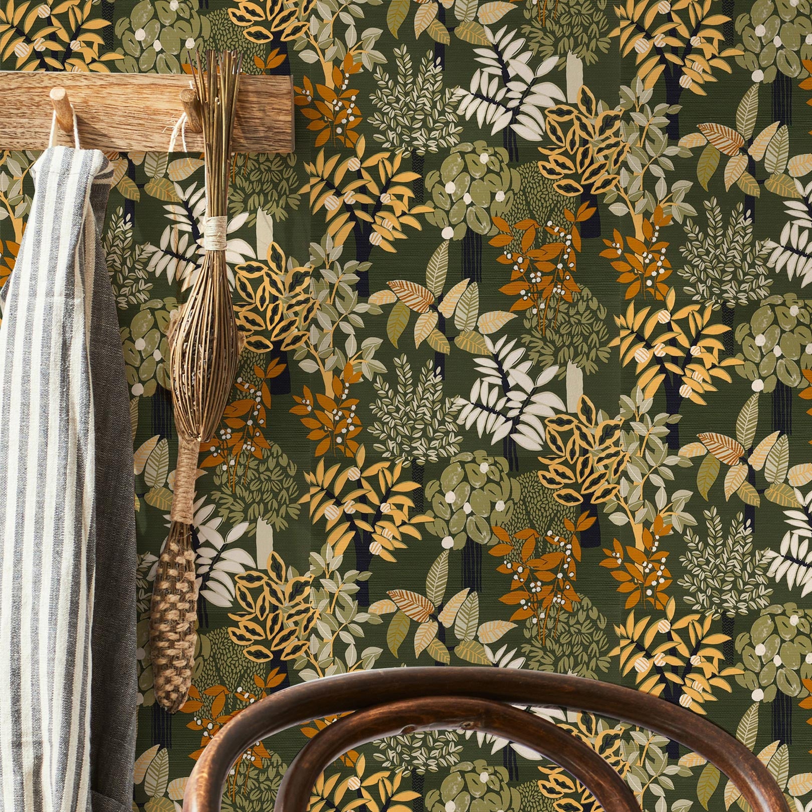 Štruktúrna tapeta s rastlinným motívom PERADENIYA - KAKI/PAILLE khaki so slamou