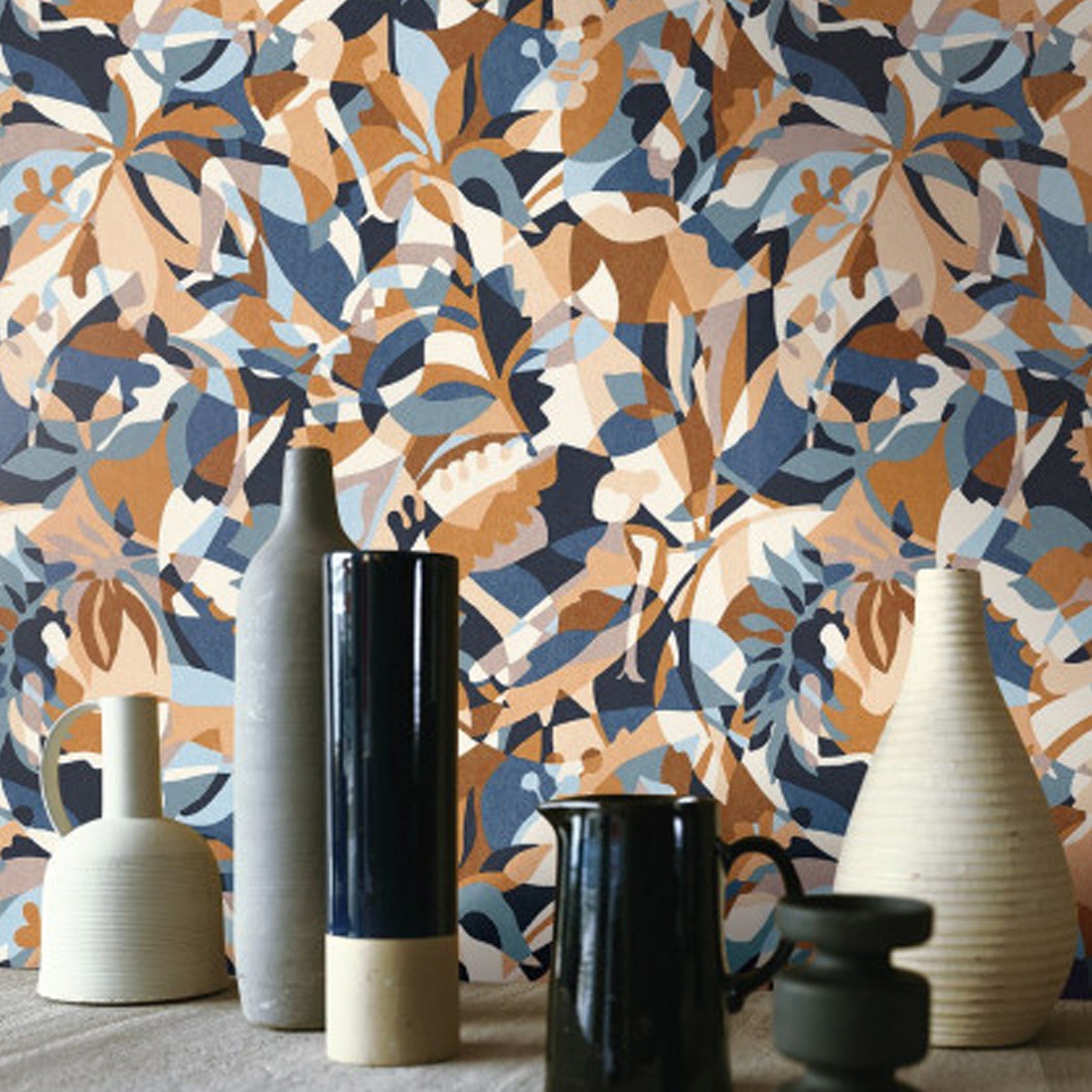 Abstract patterned wallpaper with a botanical motif PLONGEON - BLEU PERSAN/AMBRE blue with honey