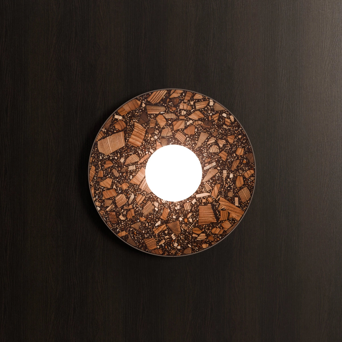 LEGRA brown wall lamp