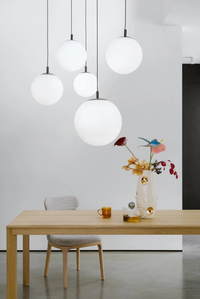 Stropná lampa ALUR 2 s priehľadným sklom a čiernym povrchom