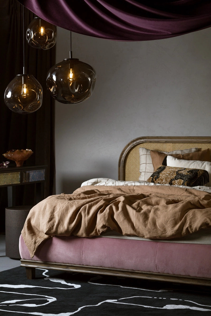 Závesná lampa trojbodová AVIA 3 dymovo čierna s čiernym povrchom