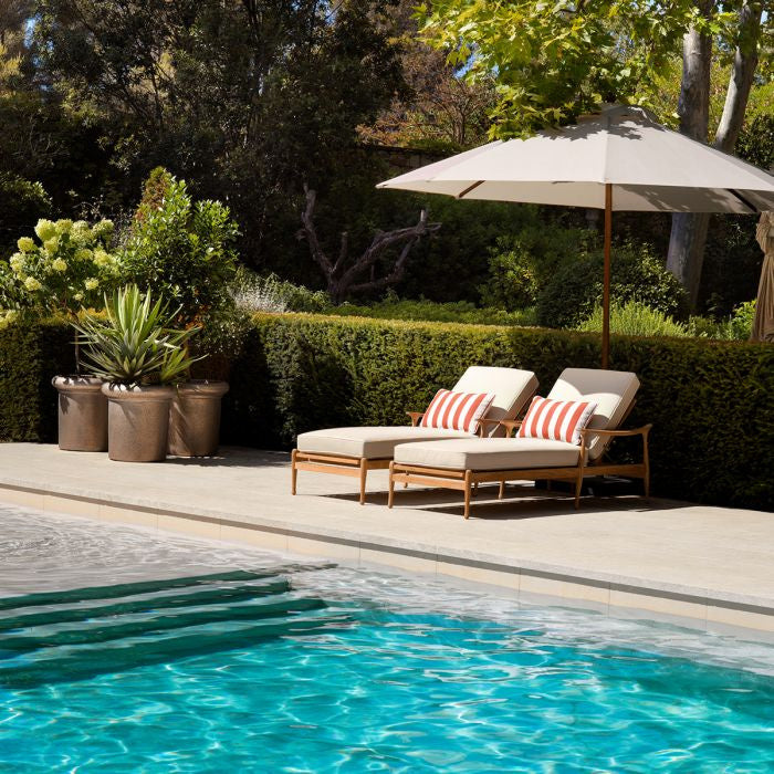 Záhradný ležadlo MANZO zlomená biela