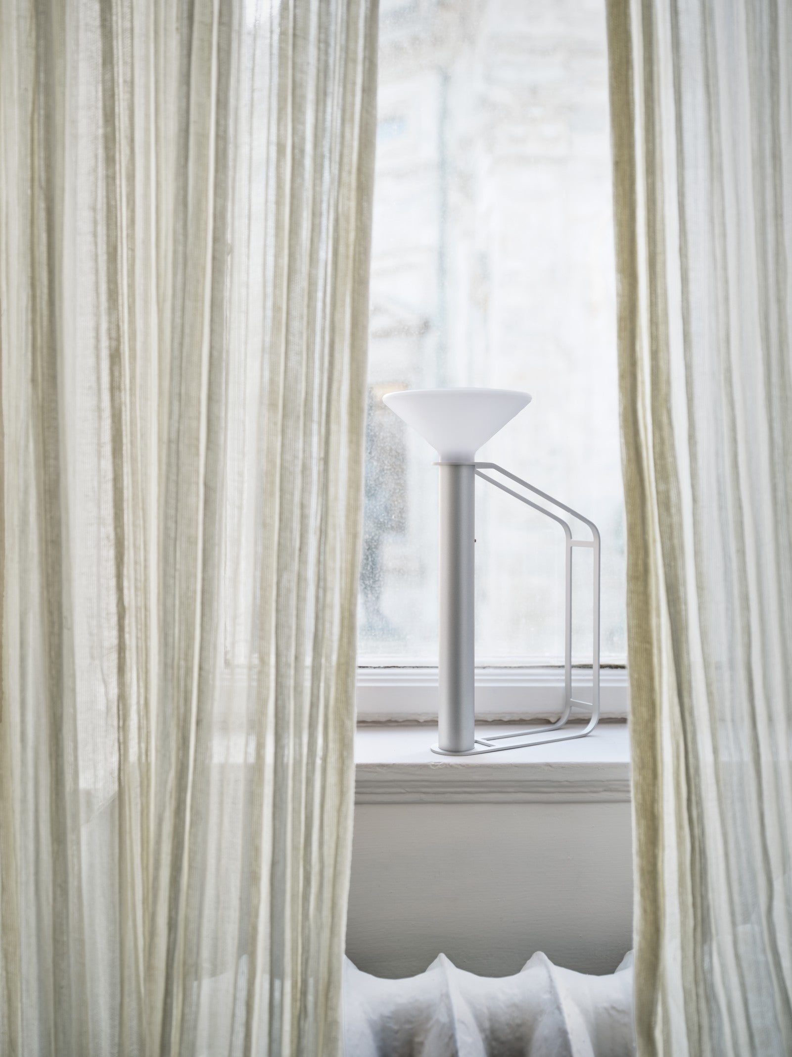 Prenosná vonkajšia lampa PITON strieborná