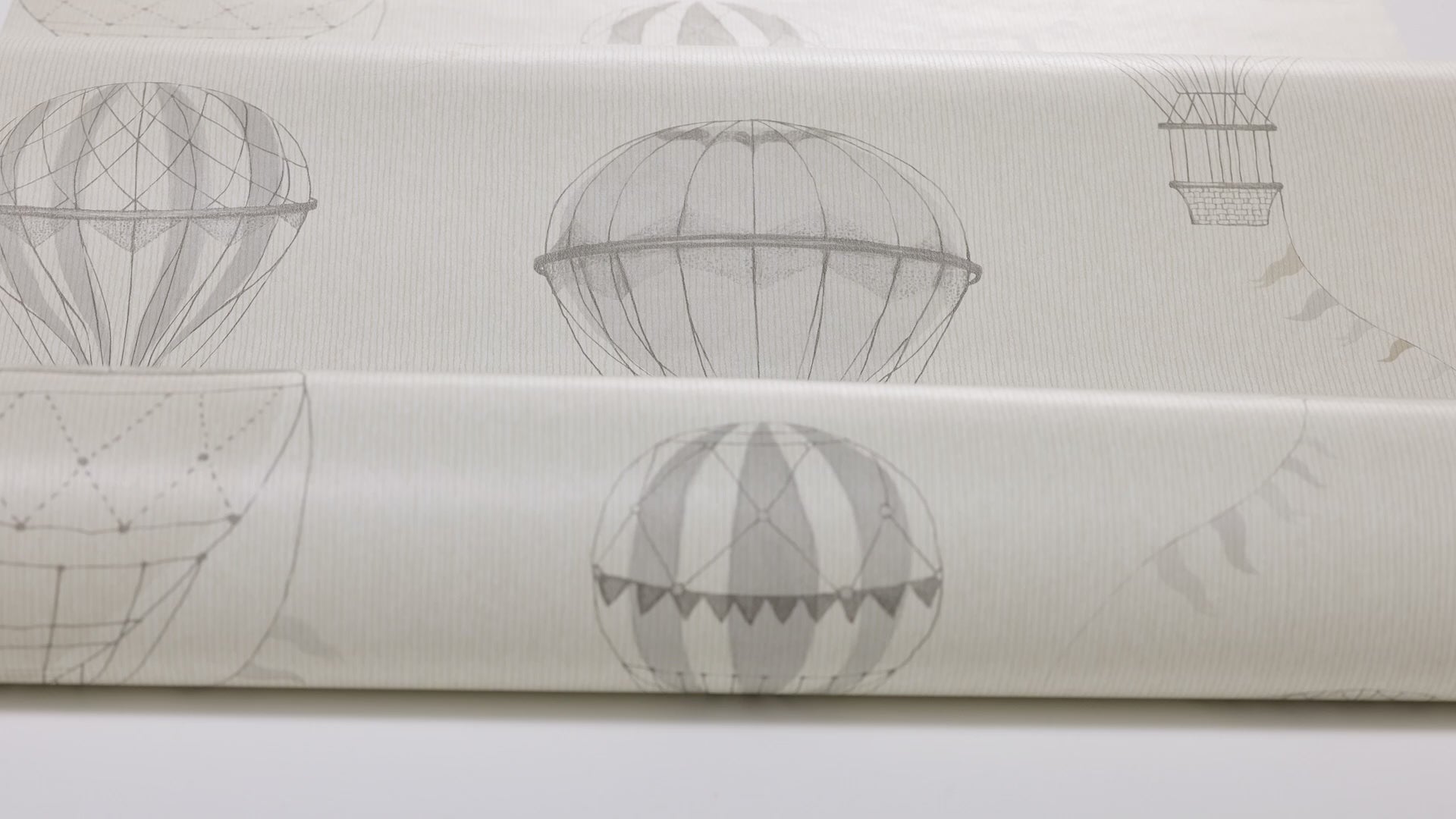 Children's Wallpaper UP IN THE SKY cream with gray