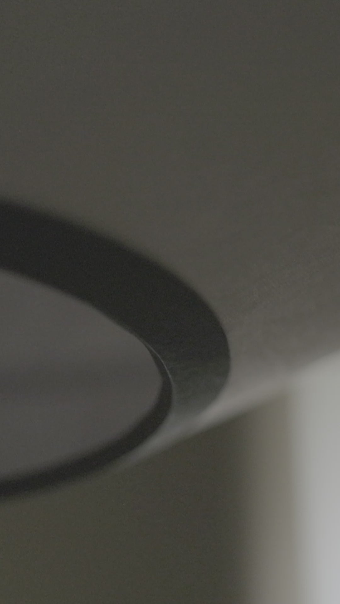 Závesná lampa KITE biela s čiernou