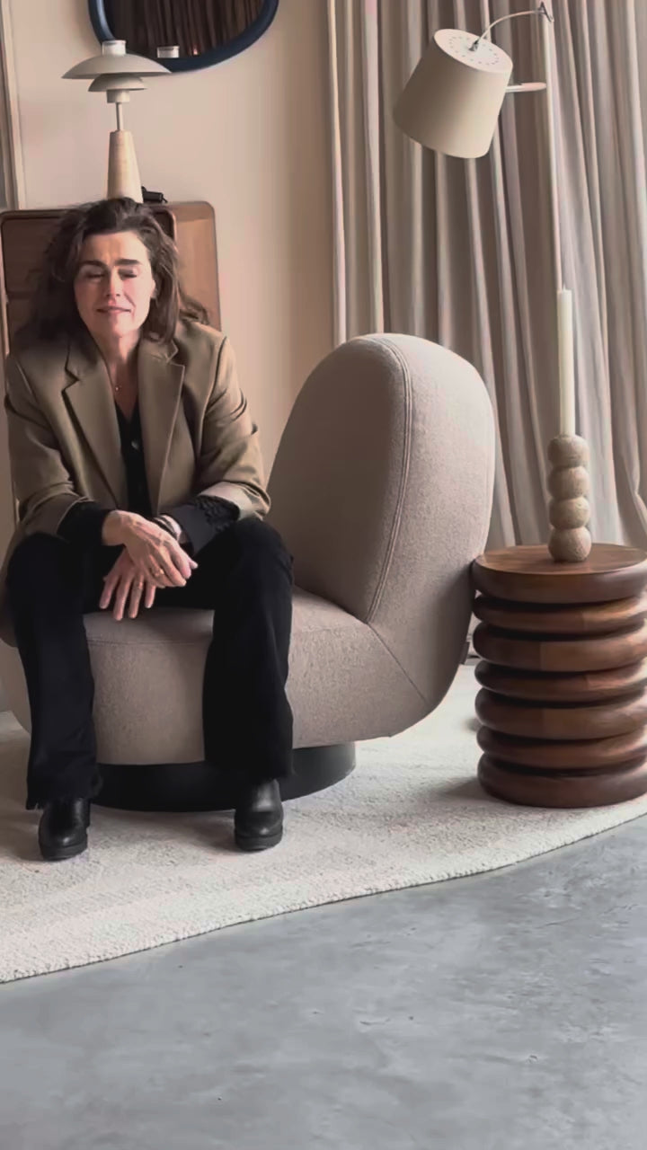 Fotel EDEN latte s čiernym podstavcom