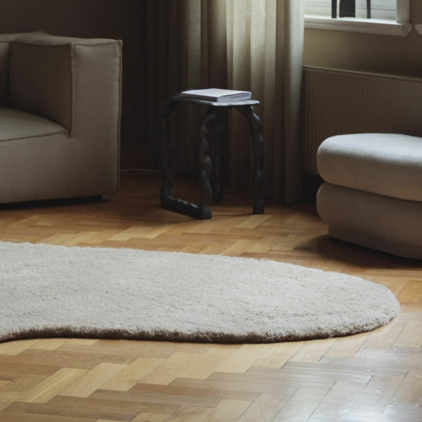 Oval rug FORMA broken white with long pile