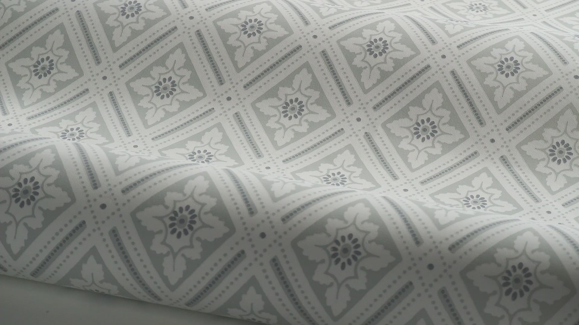 Papierová flizelínová tapeta s geometrickým vzorom ESTER béžová so šedou