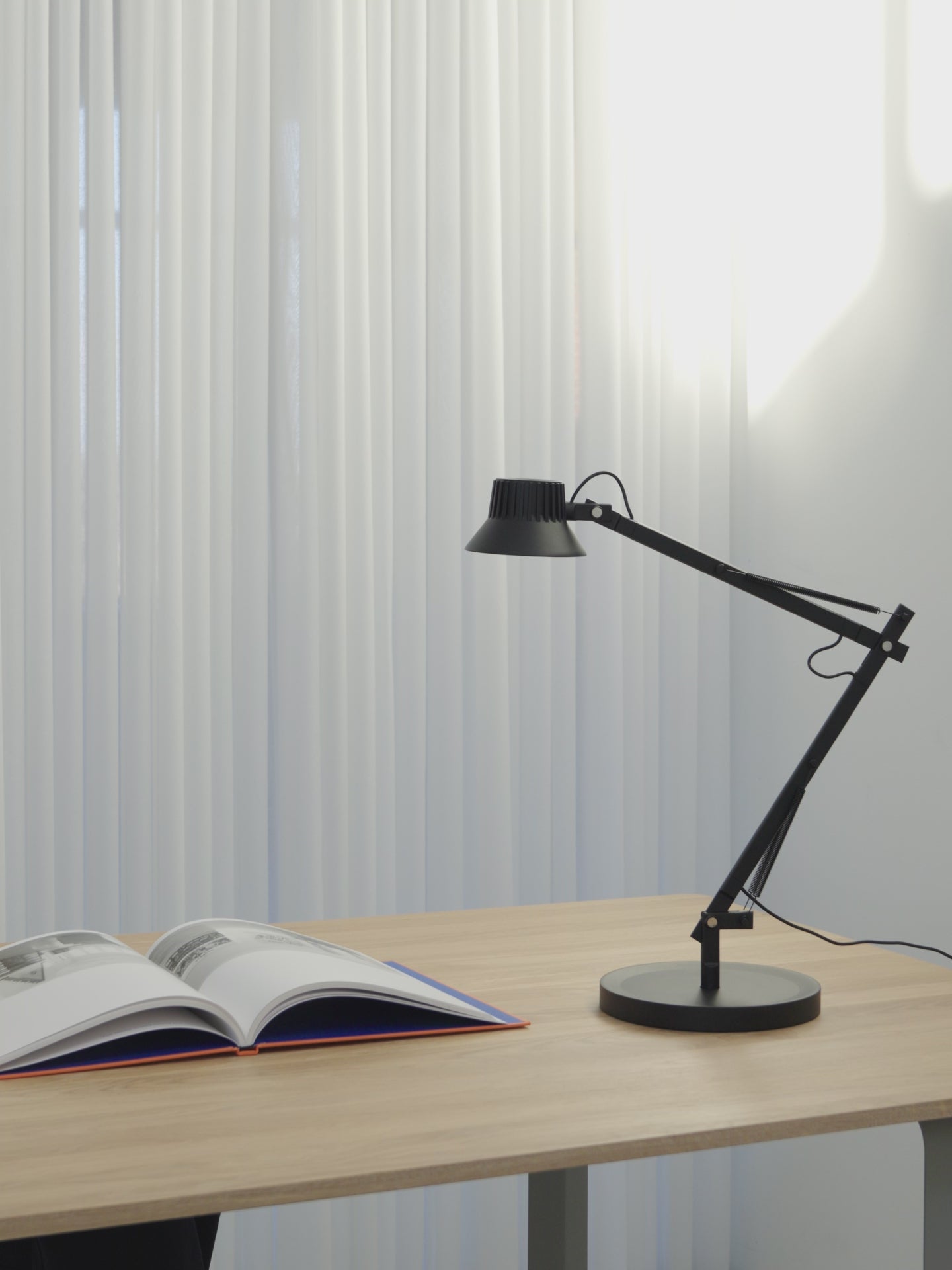 Adjustable desk lamp DEDICATE black