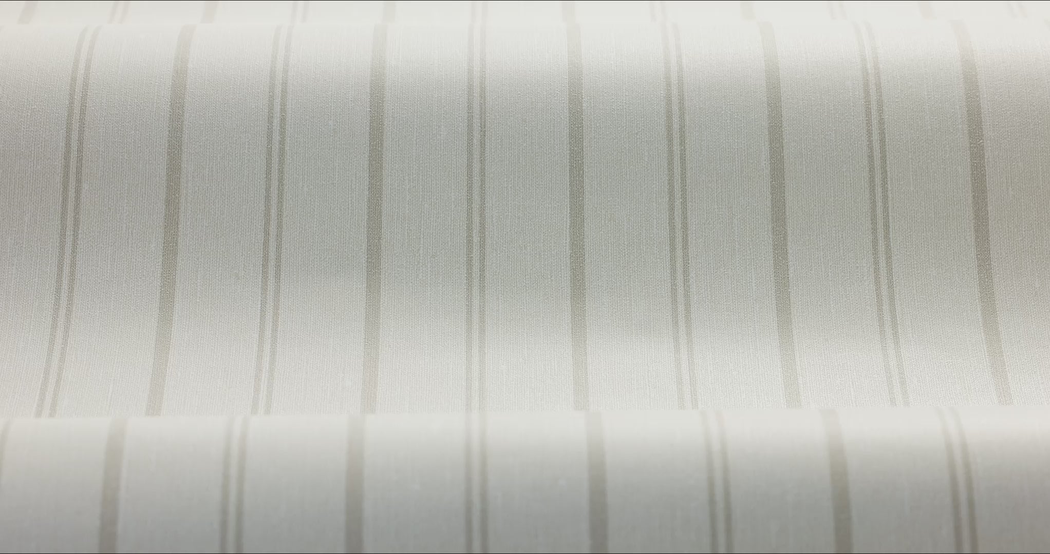 Tapeta s pruhmi WOODLAND STRIPE piesková so šedou
