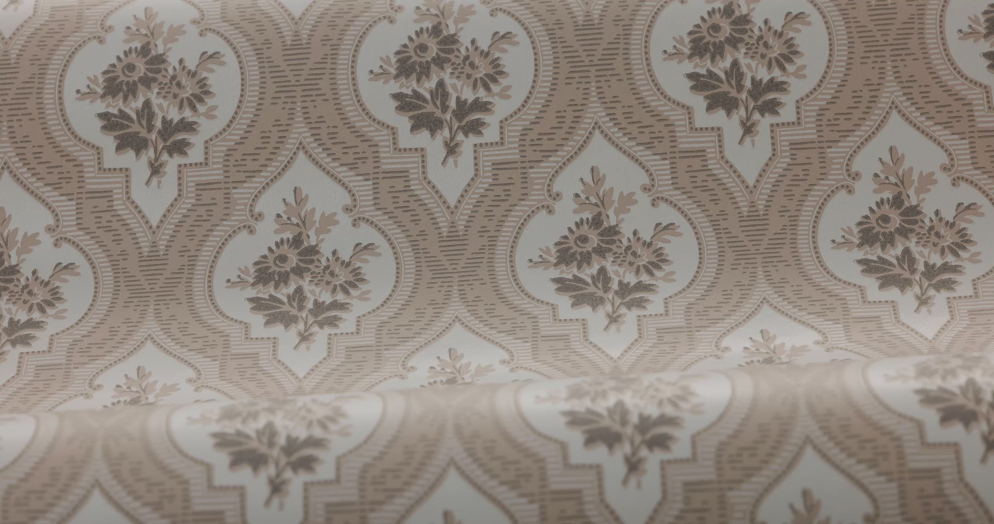 Tapeta s rastlinným vzorom medailónov ETERNAL FLOWER ružová