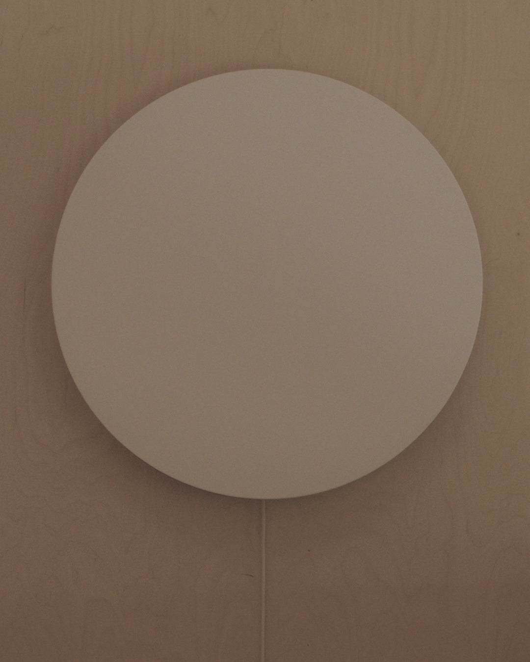 Nástenná lampa CALM biela s oranžovým okrajom