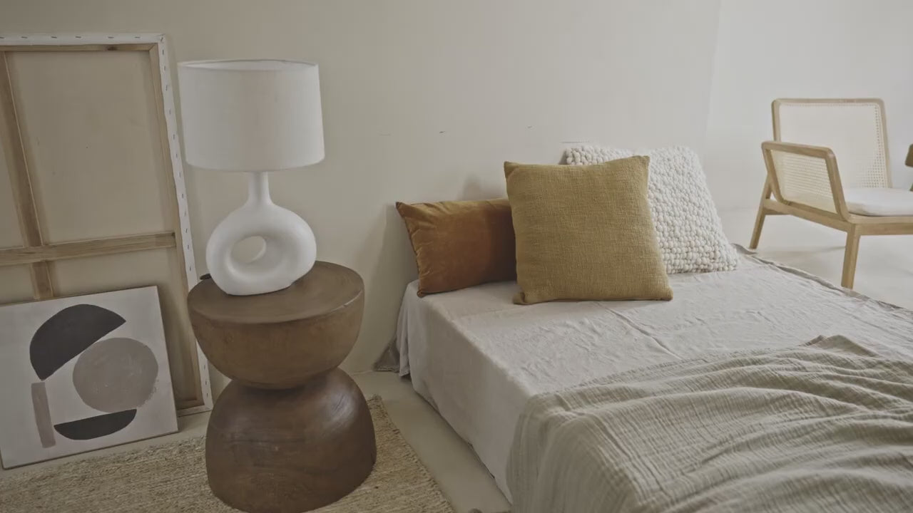 Stolná lampa SOFT ORGANIC ľanový tienidlo s keramickým podstavcom