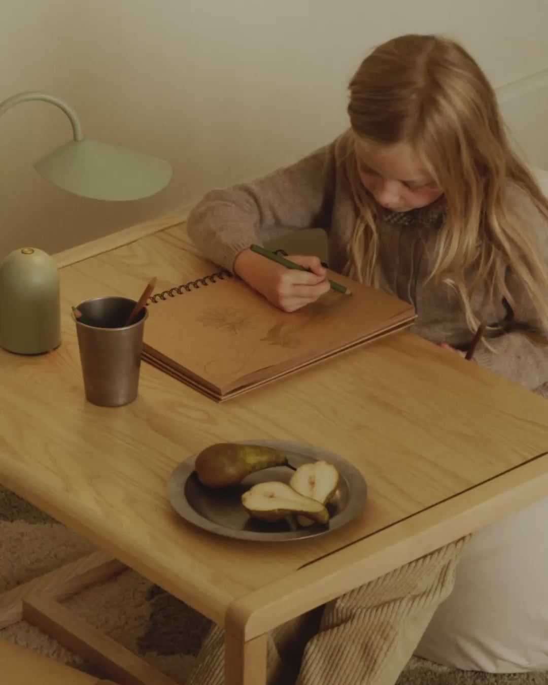 PEAR pouf in bright green with brown