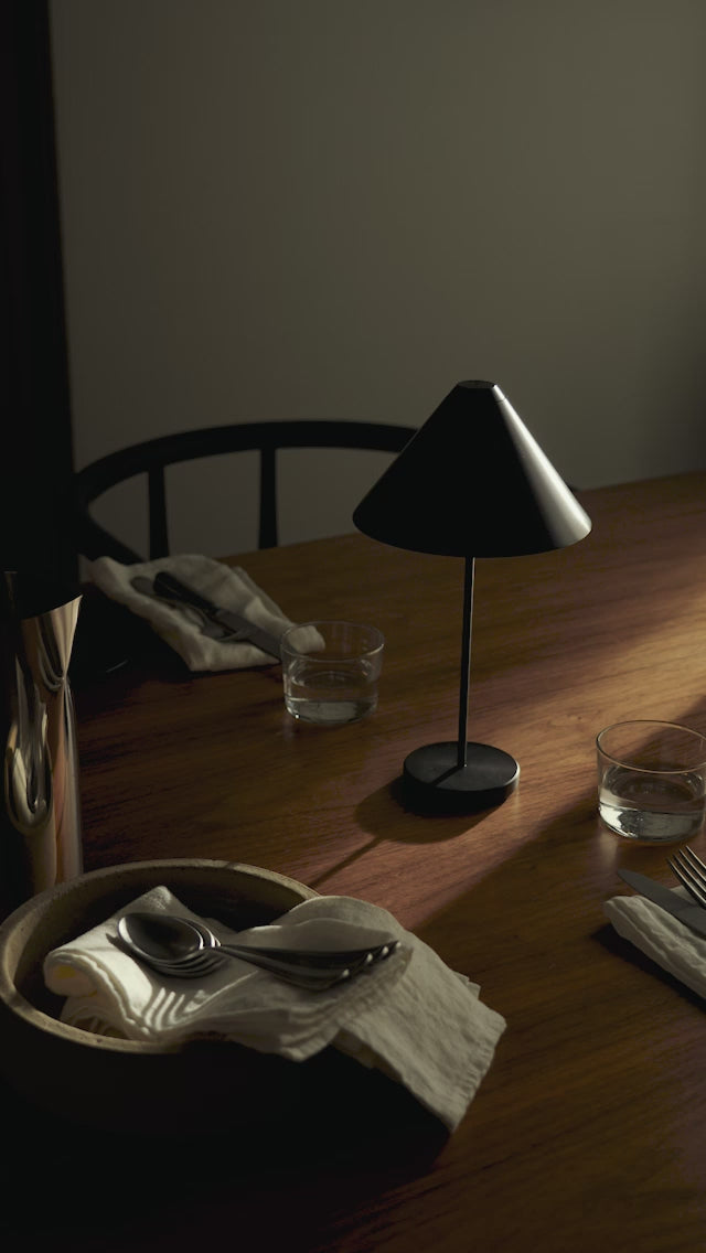 Prenosná lampa BROLLY čierna