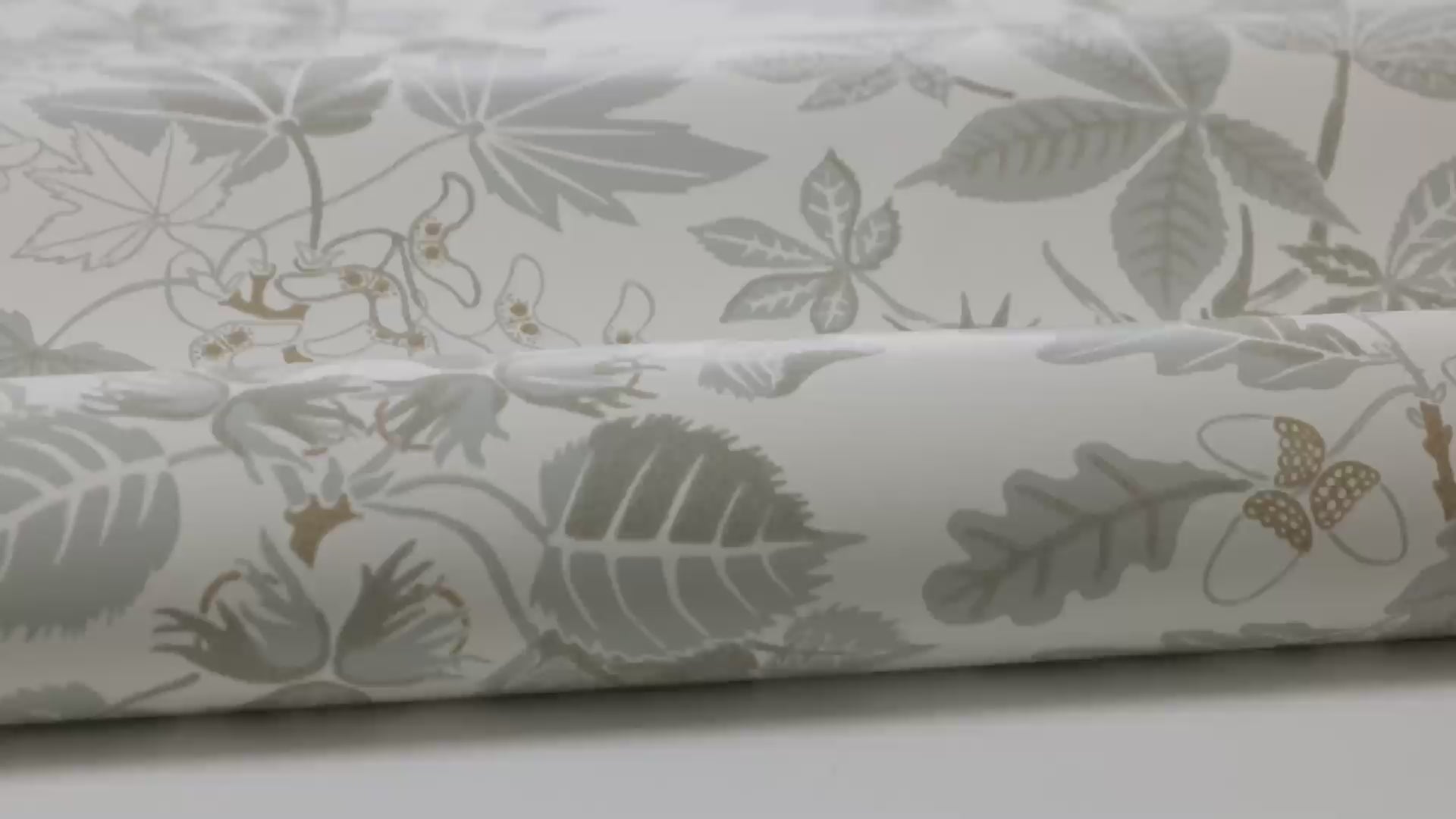 Tapeta s rastlinným motívom v listoch ARBORETUM krémová so šedou