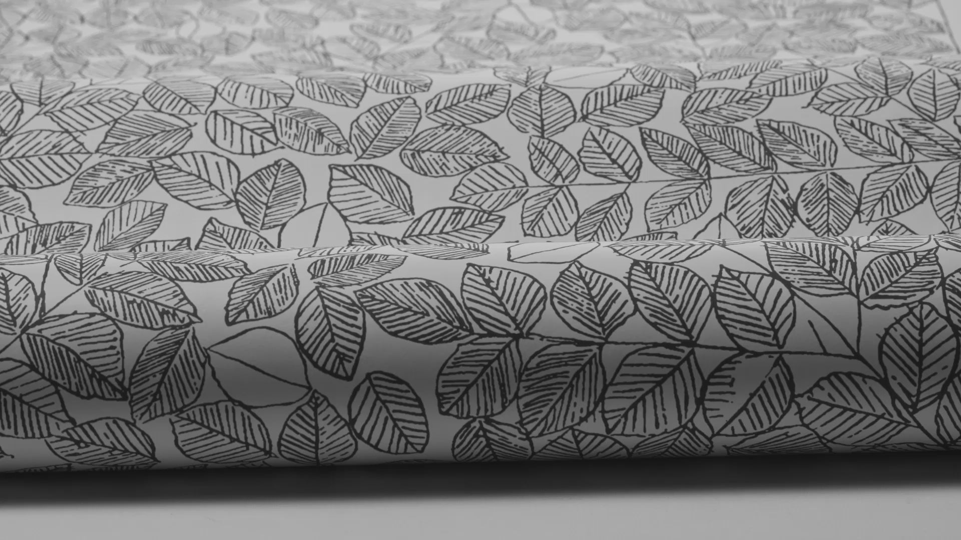 Tapeta s rastlinným vzorom listov ROMANS šedá