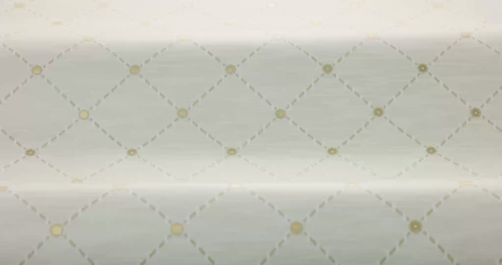 Tapeta s geometrickým motívom GOLDEN TRELLIS krémová so zlatou