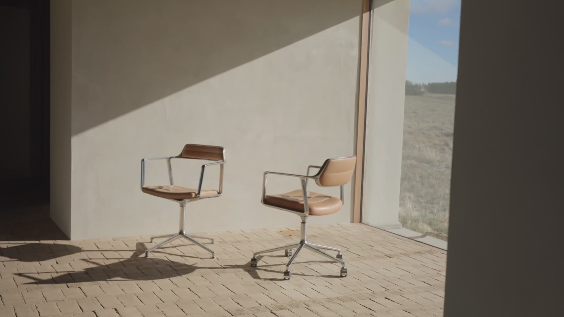 Office chair 453+ caramel leather with metal base