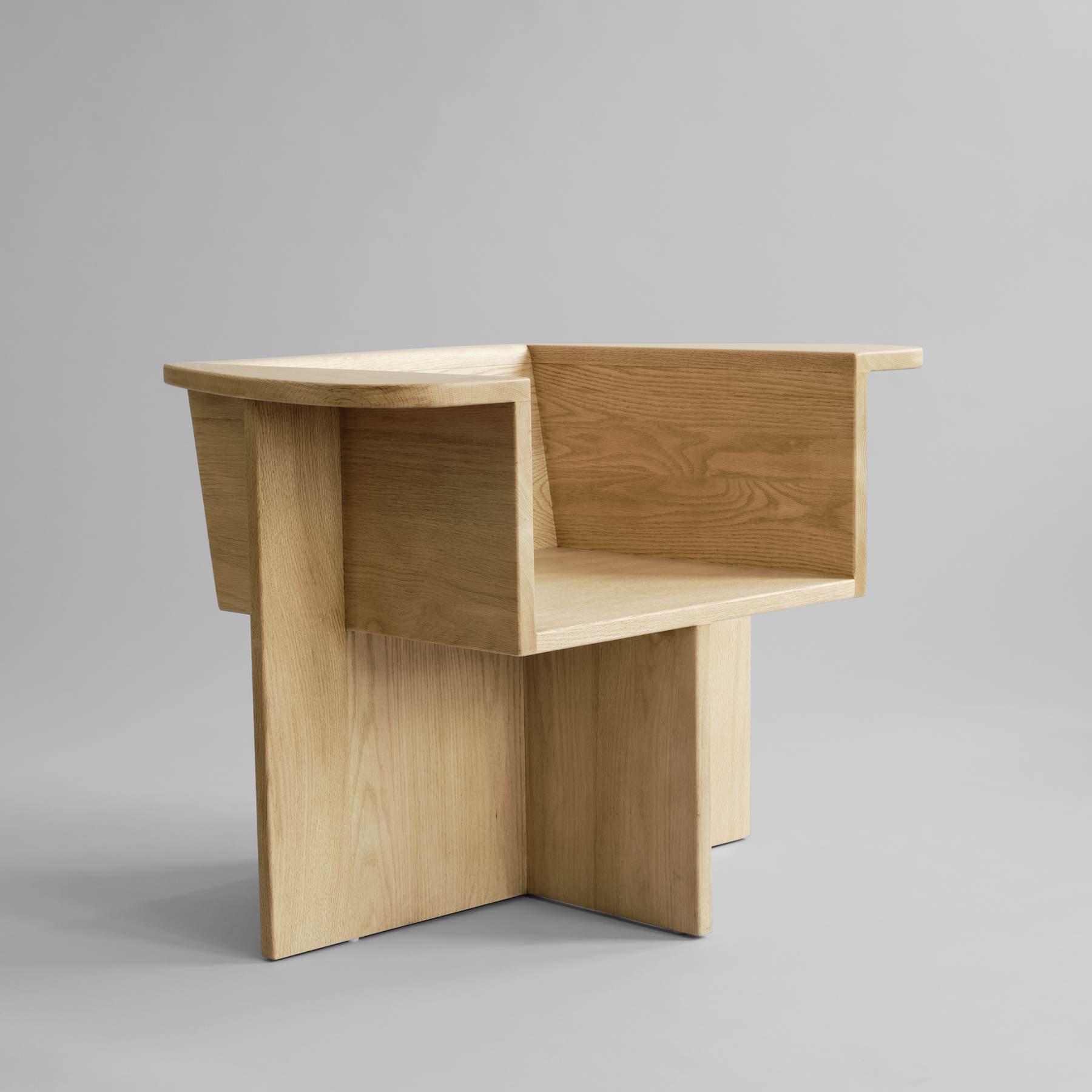 Fotel BRUTUS z dubového dreva