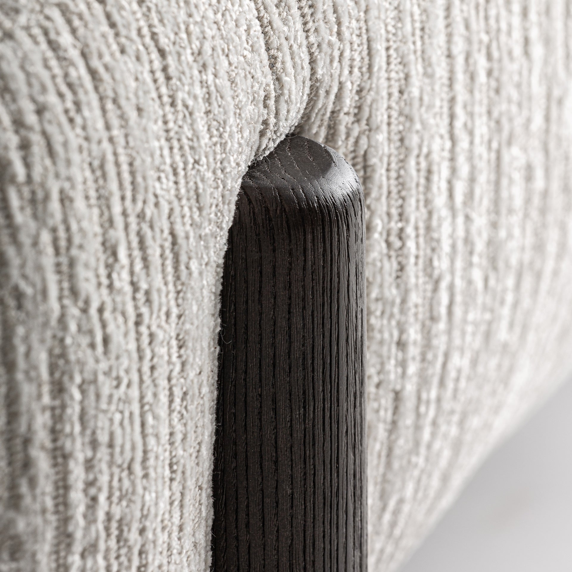 DAVOS Bench White Chenille with Dark Pine Base