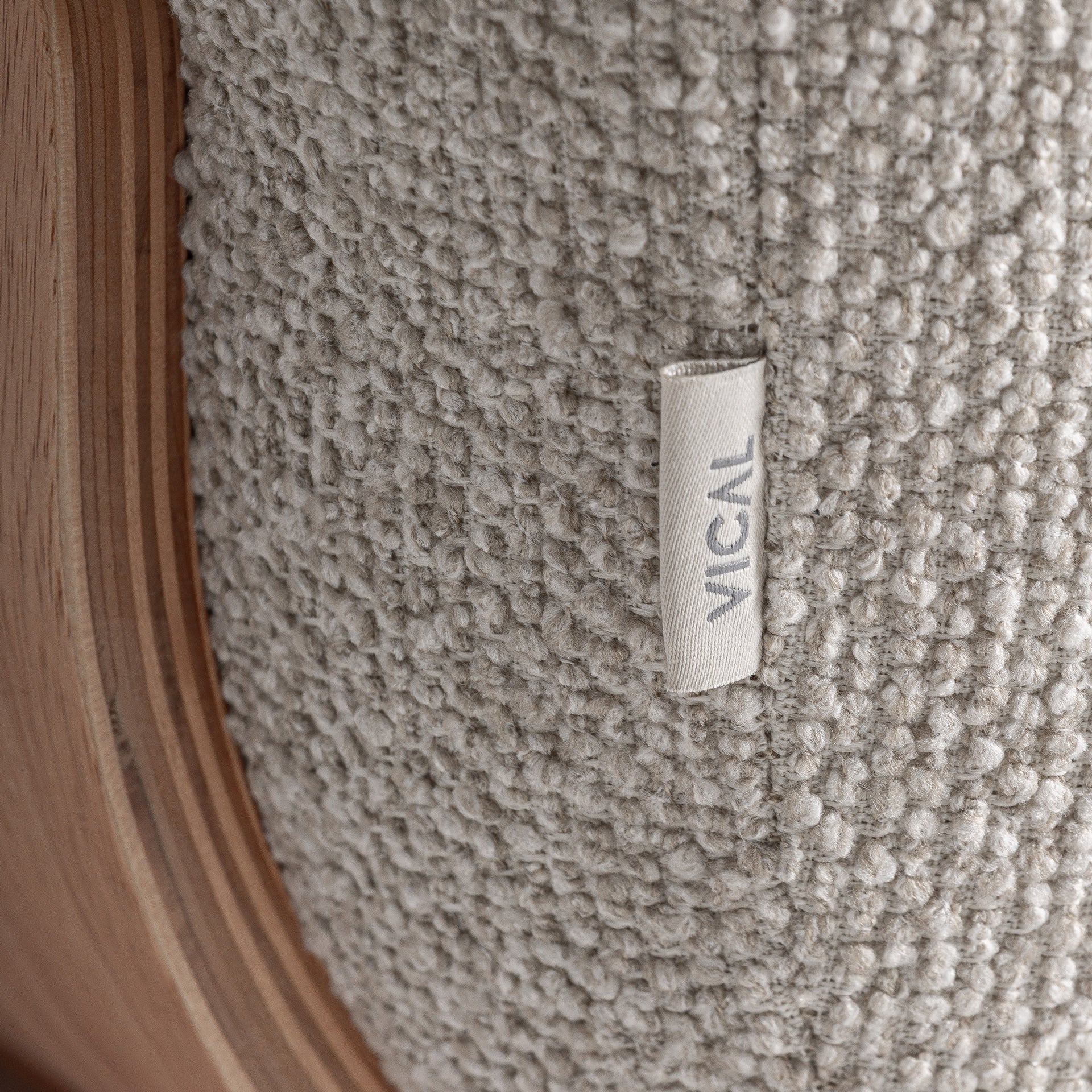 Puf SASI zlomená biela