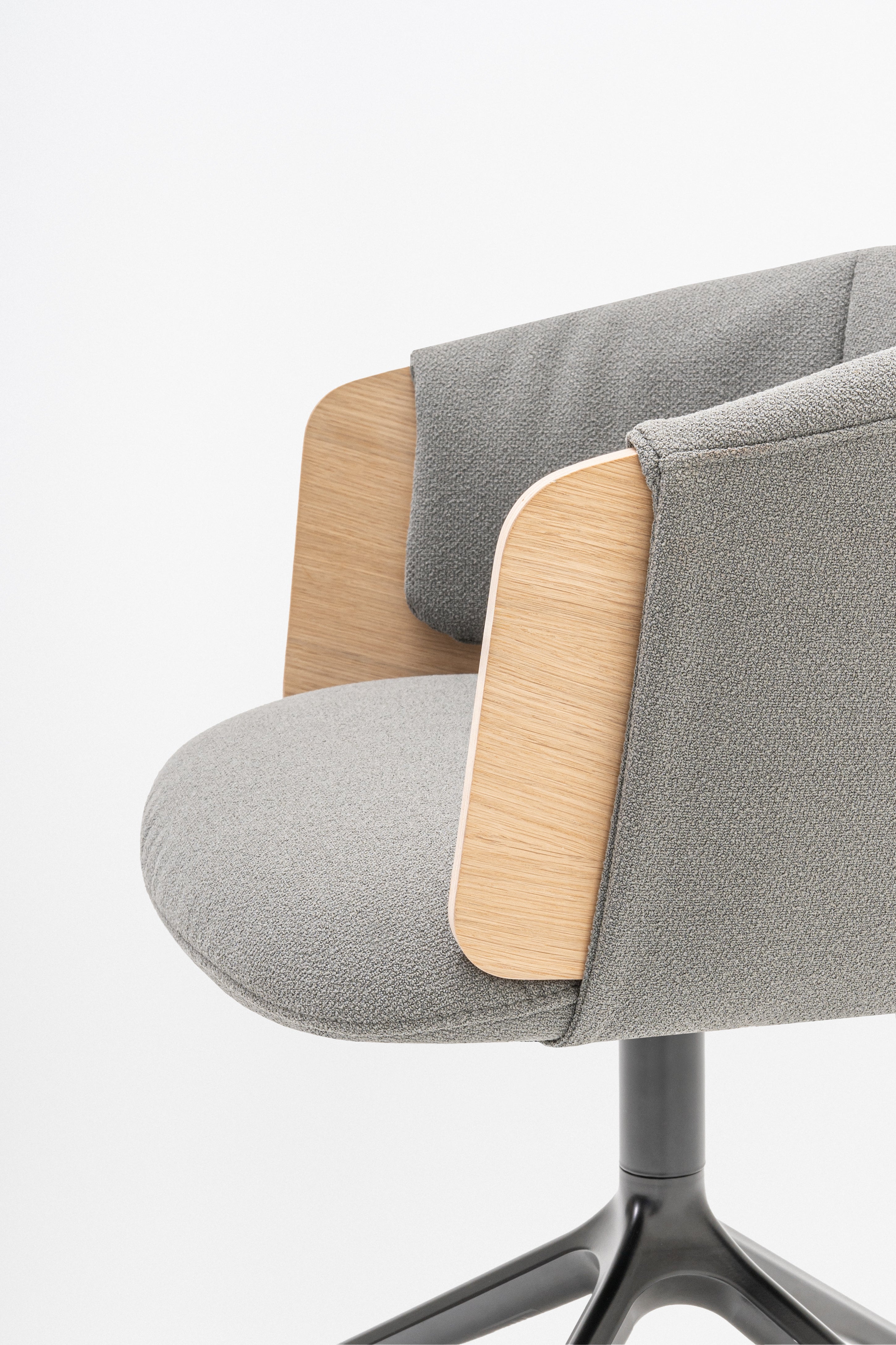 COLLAR METAL RIGHT CHAIR