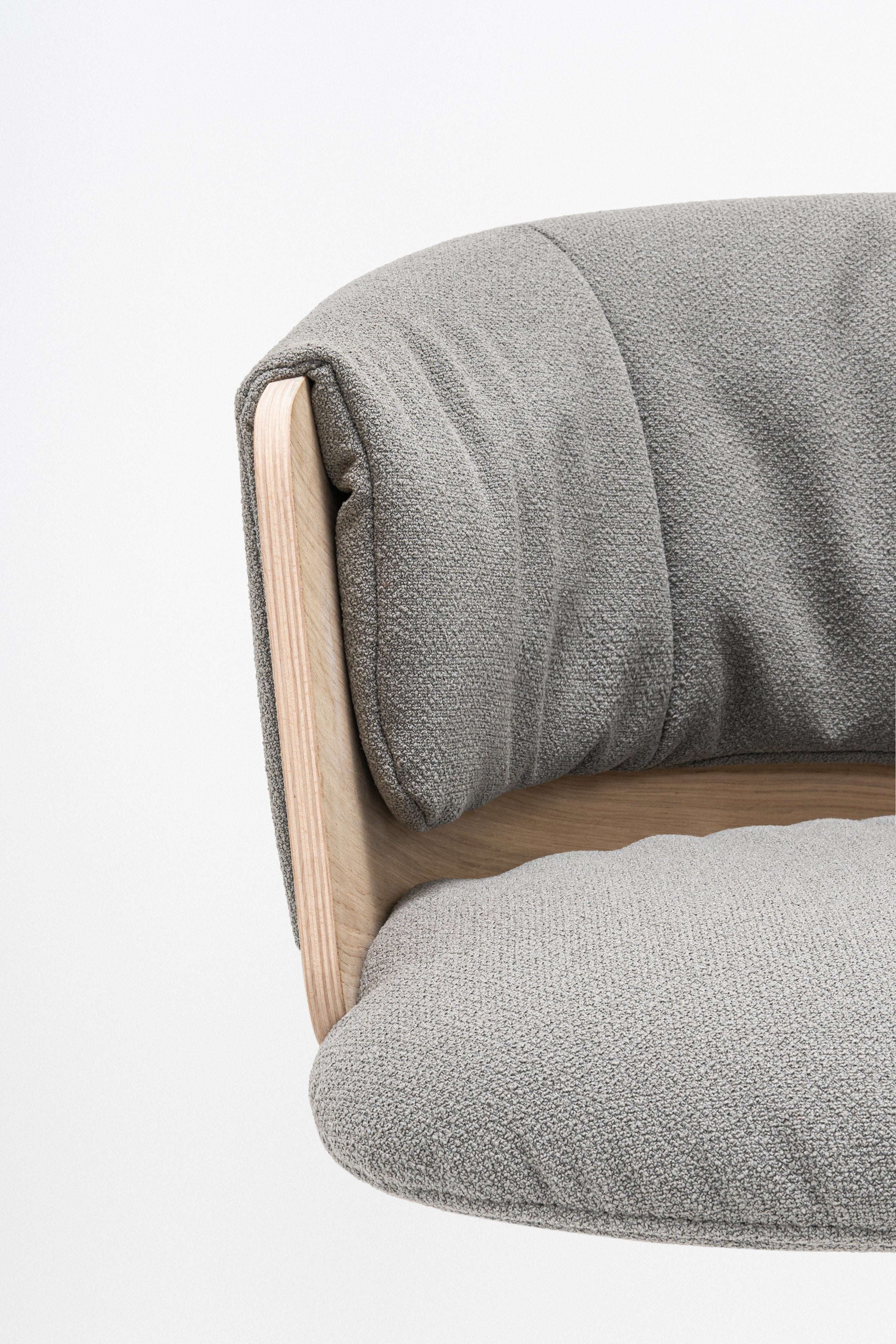 Otočné kreslo COLLAR s kovovou základňou a kolieskami na mäkké povrchy