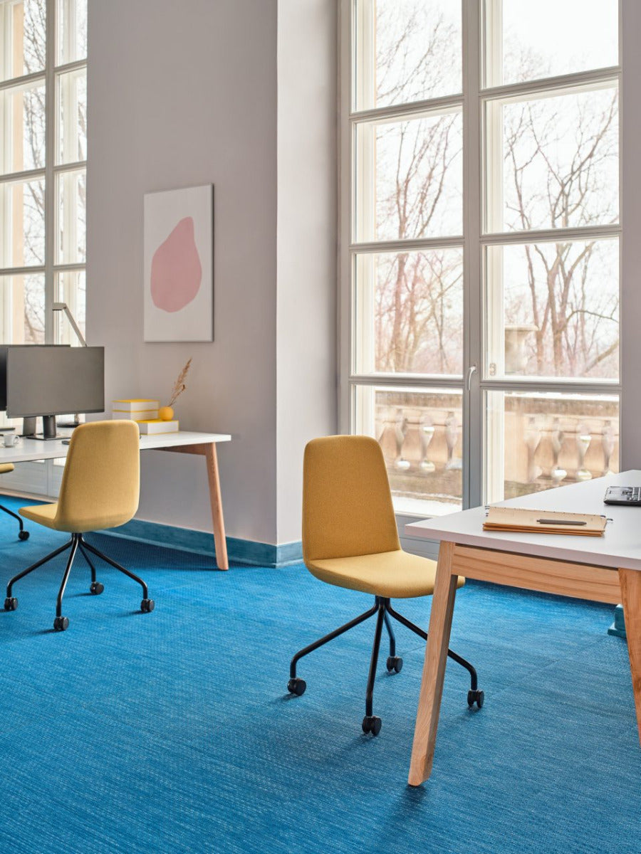 Kancelárske kreslo ULTI s krížovou základňou a kolieskami