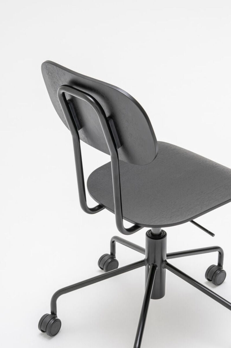 Krzesło NEW SCHOOL regulowana podstawa oliwkowy [Milena] MDD    Eye on Design